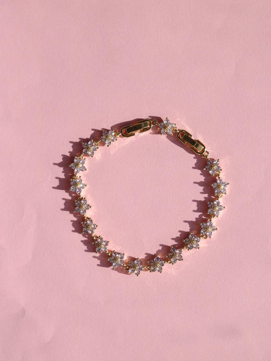 White Sparkling Flower Bracelet
