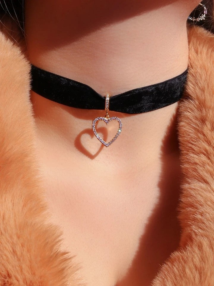 Shiny Heart Velvet Choker