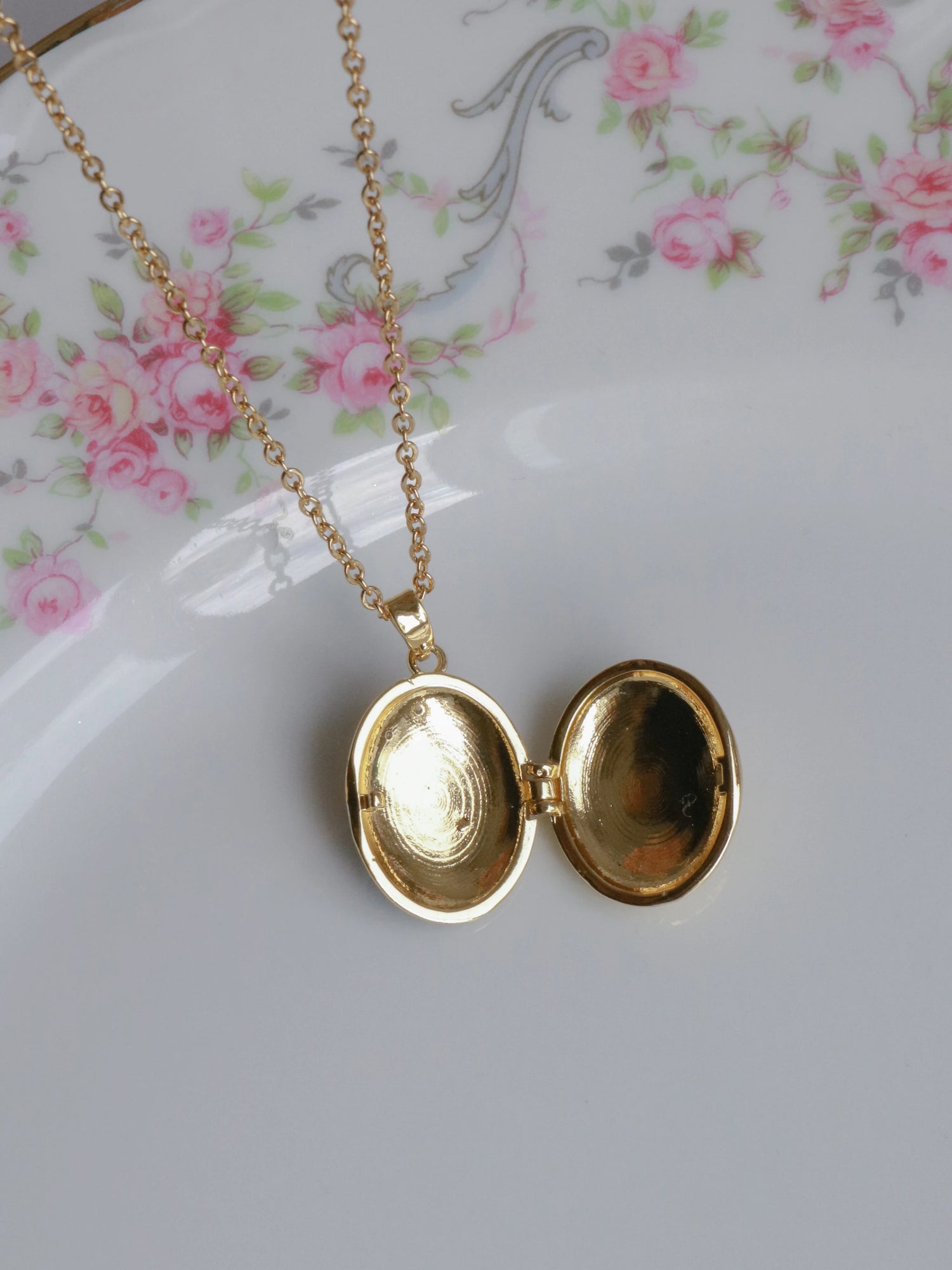 Summer Glow Personalized Photo Locket Necklace