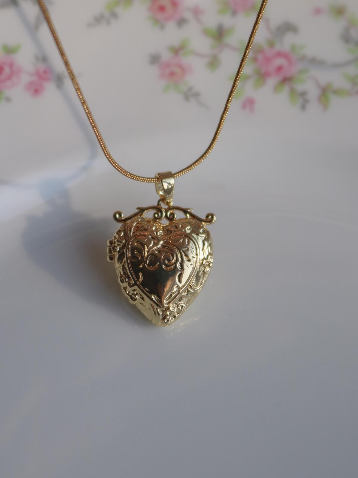 Velloria Heart Personalized Photo Locket Necklace