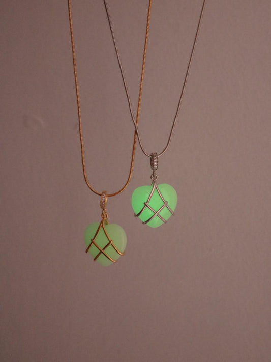 Diamond Chateau Fluorescent Heart Necklace