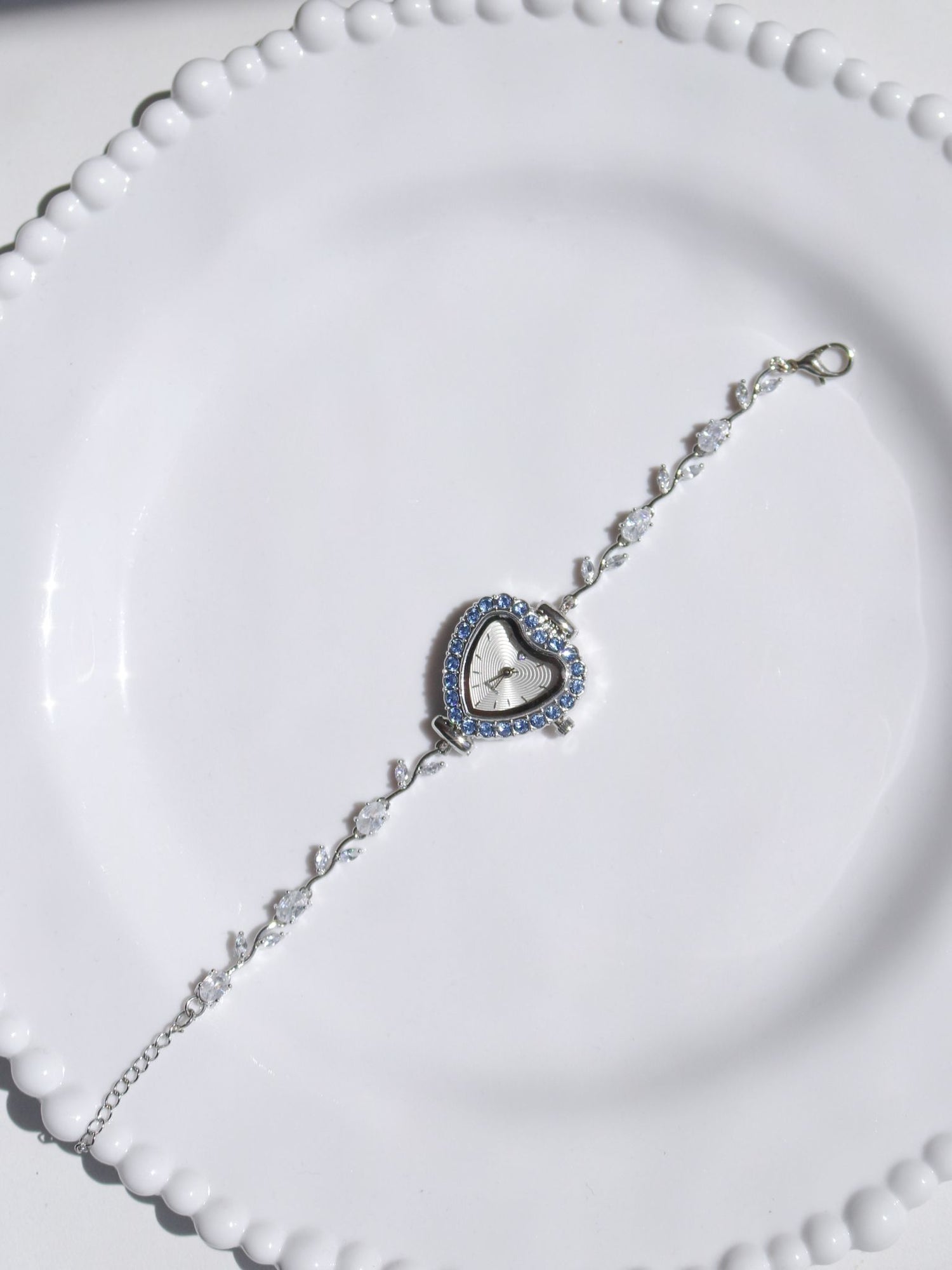 White-Blue Tulip Garden Watch